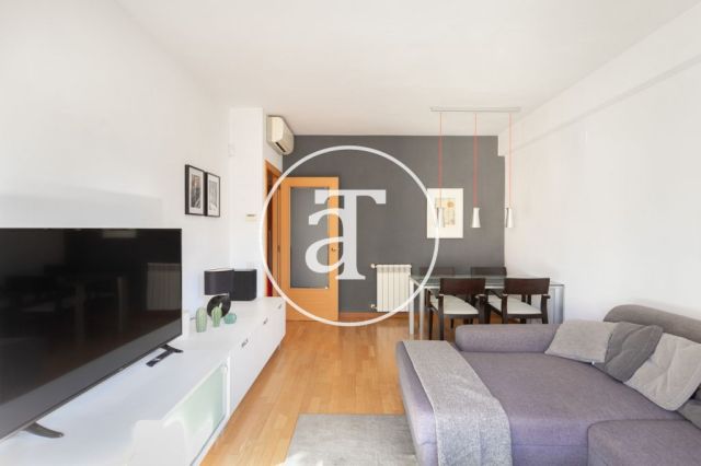 Monthly rental apartment with 3 bedroom and terrace close to Sant Antoni market 6