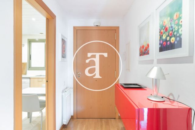 Monthly rental apartment with 3 bedroom and terrace close to Sant Antoni market 31