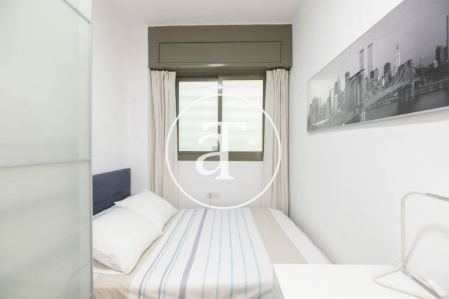 Monthly rental apartment with 3 bedroom and terrace close to Sant Antoni market 28