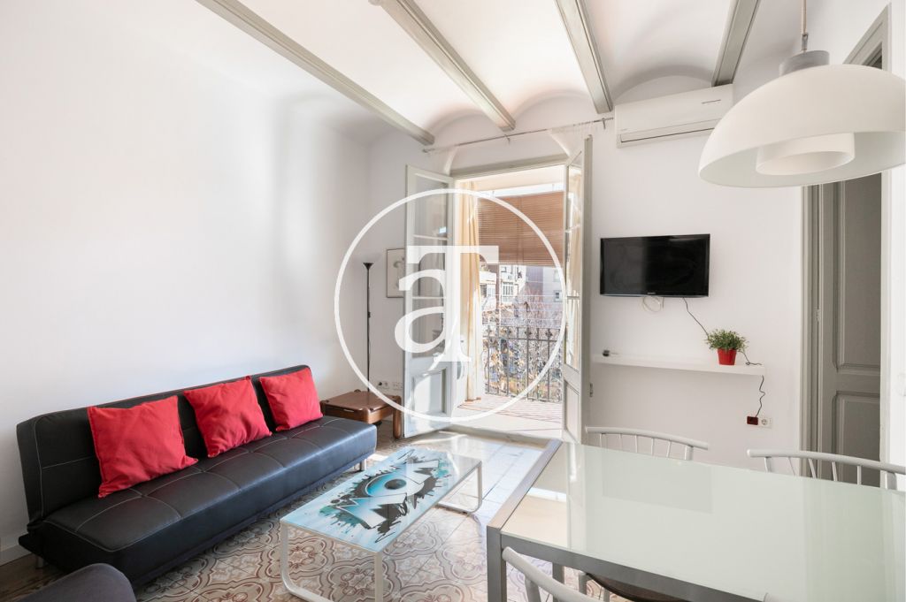 Monthly rental apartment with 3 bedrooms and terrace in Eixample Dreta 2