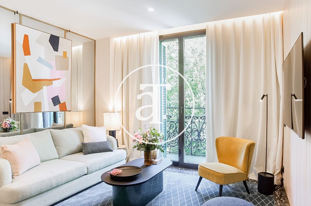 Monthly rental brand new apartment with 2-bedroom and patio in Eixample Dreta 1