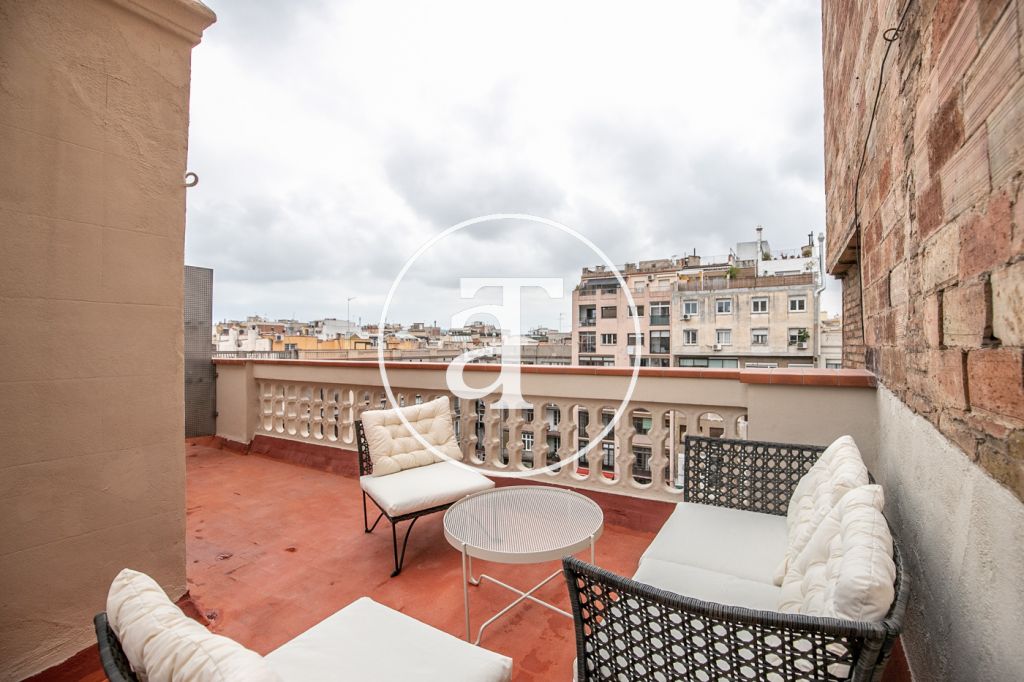 Monthly rental penthouse with 1 bedroom and amazing private terrace on Paseo Sant Joan