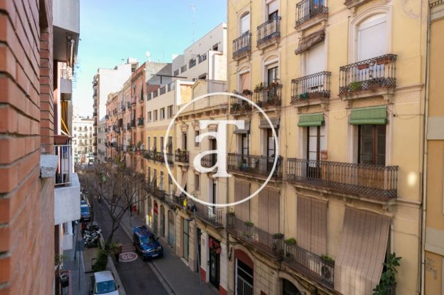Monthly rental apartment with 2 bedrooms in Poble-sec 11