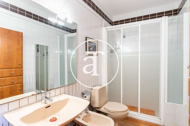 Location temporaire d'un appartement avec 3 chambres, un studio et une terrasse à Sagrada Familia 26