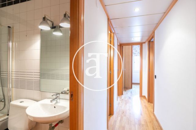 Location temporaire d'un appartement avec 3 chambres, un studio et une terrasse à Sagrada Familia 25