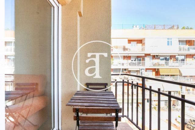 Location temporaire d'un appartement avec 3 chambres, un studio et une terrasse à Sagrada Familia 10