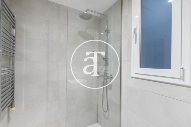 Piso de alquiler temporal de 2 habitaciones en el barrio de la Sagrada Familia 16