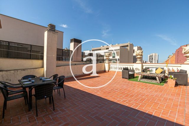 Monthly rental penthouse with 3 bedrooms and large terrace in Eixample Dreta 5