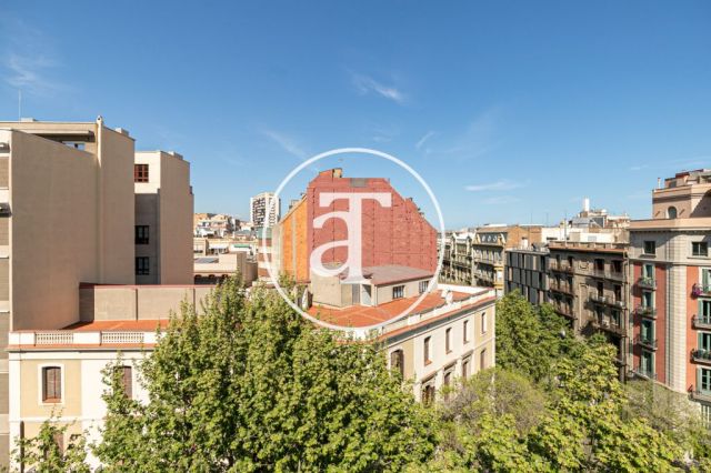Monthly rental penthouse with 3 bedrooms and large terrace in Eixample Dreta 9