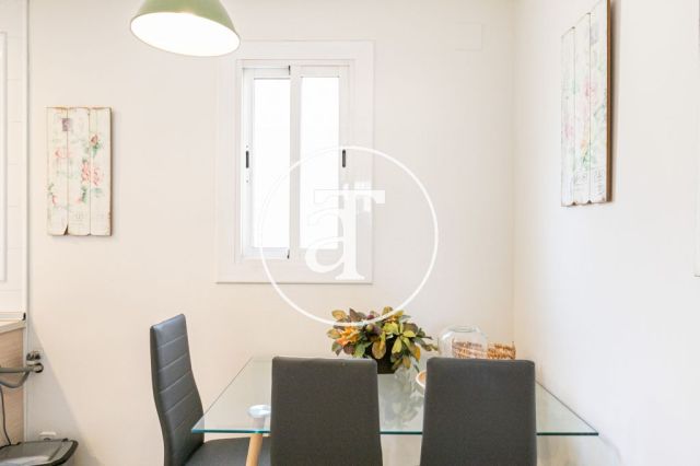 Monthly rental penthouse with 3 bedrooms and large terrace in Eixample Dreta 17