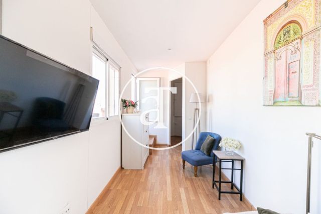 Monthly rental penthouse with 3 bedrooms and large terrace in Eixample Dreta 13