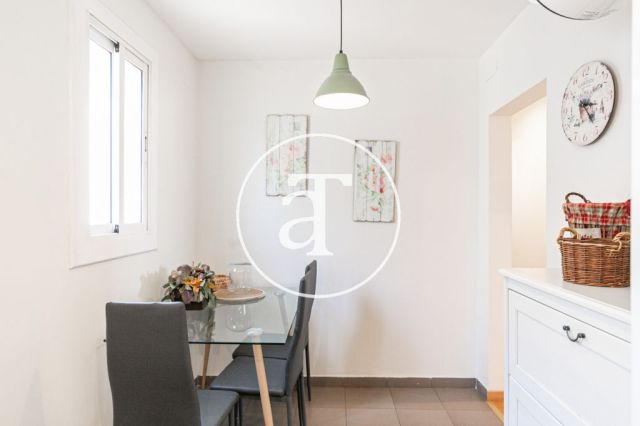 Monthly rental penthouse with 3 bedrooms and large terrace in Eixample Dreta 18