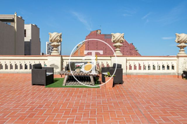 Monthly rental penthouse with 3 bedrooms and large terrace in Eixample Dreta 7