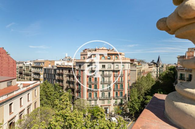 Monthly rental penthouse with 3 bedrooms and large terrace in Eixample Dreta 8