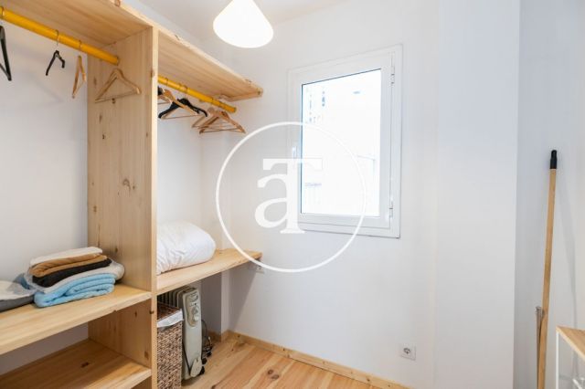 Monthly rental apartment with 1 bedroom and terrace in Poble Sec 23