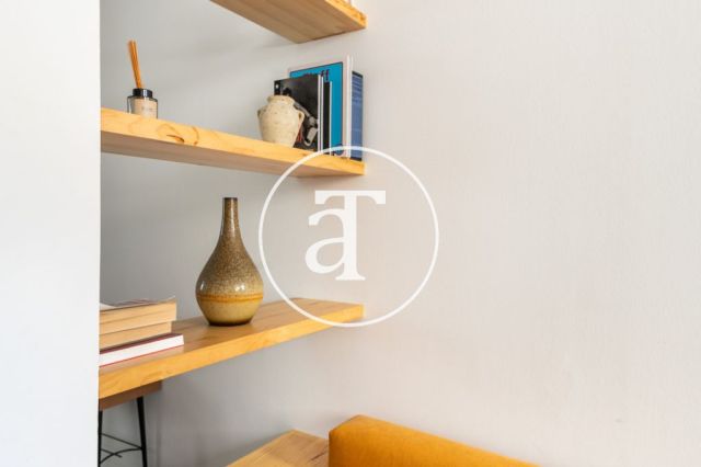 Monthly rental apartment with 1 bedroom and terrace in Poble Sec 12