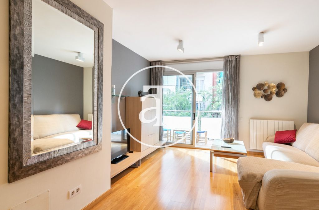 Monthly rental apartment with 3 bedrooms and terrace steps from Paseo Sant Joan