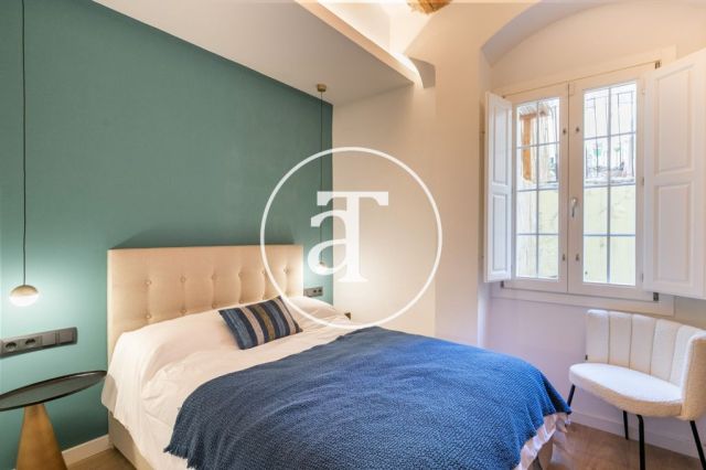 Monthly rental design apartment with 2 bedrooms and terrace steps from Passeig Sant Joan and Arc de Triomf 18