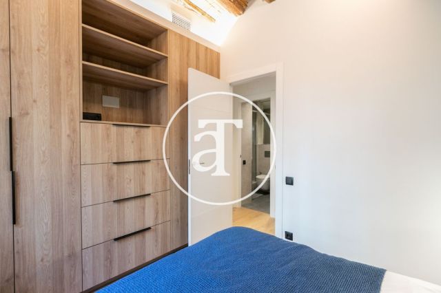 Monthly rental design apartment with 2 bedrooms and terrace steps from Passeig Sant Joan and Arc de Triomf 20
