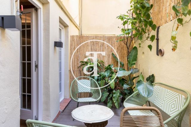 Monthly rental design apartment with 2 bedrooms and terrace steps from Passeig Sant Joan and Arc de Triomf 3