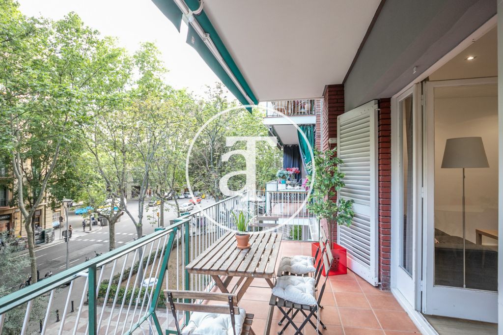 Mothly rental apartment with 3 bedrooms and terrace close to Paseo Sant Joan