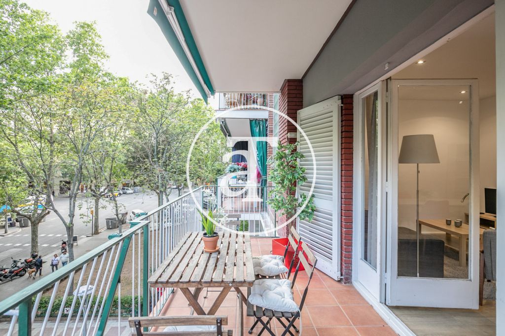 Mothly rental apartment with 3 bedrooms and terrace close to Paseo Sant Joan 2