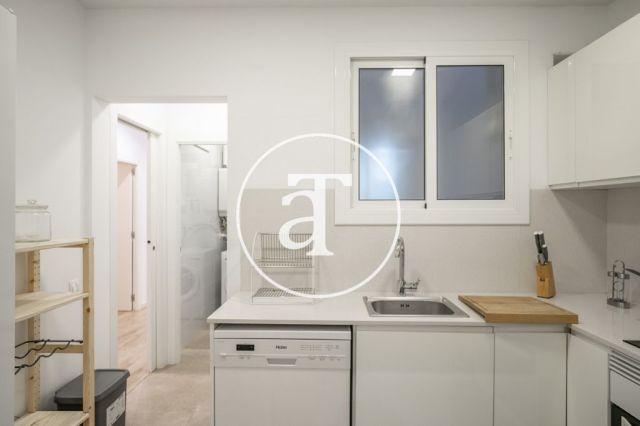 Mothly rental apartment with 3 bedrooms and terrace close to Paseo Sant Joan 12
