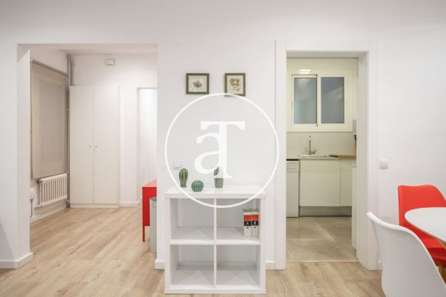 Mothly rental apartment with 3 bedrooms and terrace close to Paseo Sant Joan 11