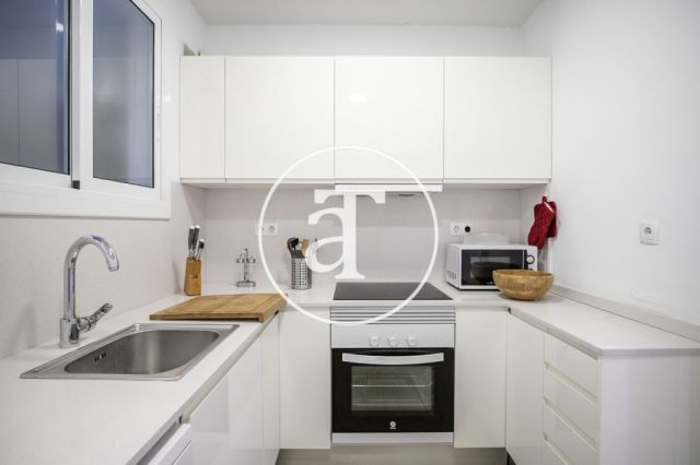 Mothly rental apartment with 3 bedrooms and terrace close to Paseo Sant Joan 15