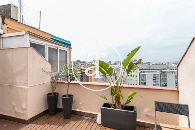 Monthly rental penthouse with 2 bedrooms and terrace close to Paseo Sant Joan 27