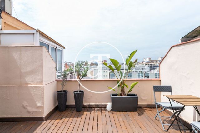 Monthly rental penthouse with 2 bedrooms and terrace close to Paseo Sant Joan 29