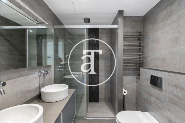 Monthly rental penthouse with 2 bedrooms and terrace close to Paseo Sant Joan 32