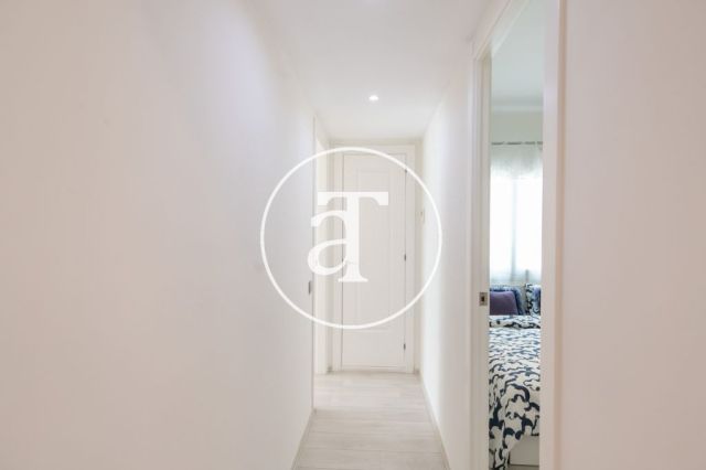 Monthly rental penthouse with 2 bedrooms and terrace close to Paseo Sant Joan 34
