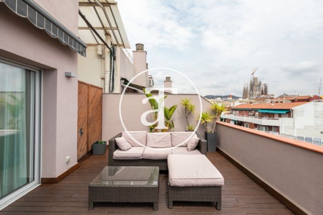 Monthly rental penthouse with 2 bedrooms and terrace close to Paseo Sant Joan 7