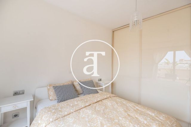 Monthly rental penthouse with 2 bedrooms and terrace close to Paseo Sant Joan 23