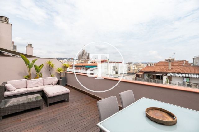 Monthly rental penthouse with 2 bedrooms and terrace close to Paseo Sant Joan 6
