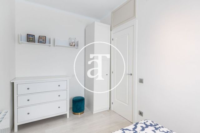 Monthly rental penthouse with 2 bedrooms and terrace close to Paseo Sant Joan 21