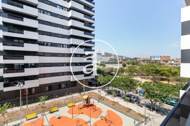Monthly rental apartment with 2 bedrooms with terrace and communal pool in Hospitalet de Llobregat 7