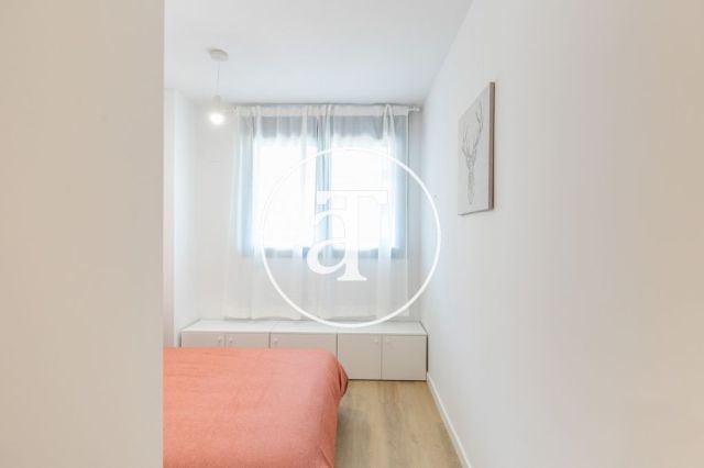 Monthly rental apartment with 2 bedrooms with terrace and communal pool in Hospitalet de Llobregat 25