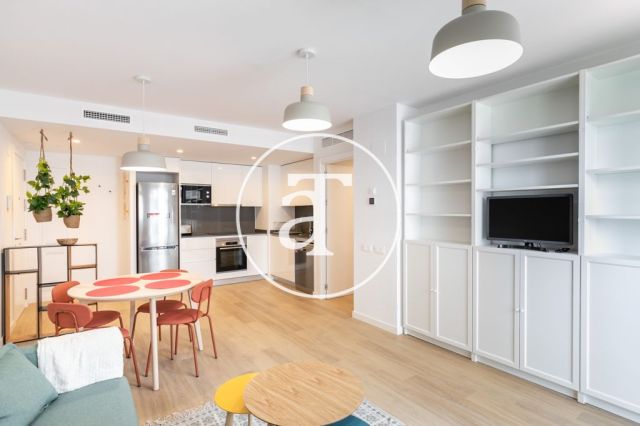 Monthly rental apartment with 2 bedrooms with terrace and communal pool in Hospitalet de Llobregat 12