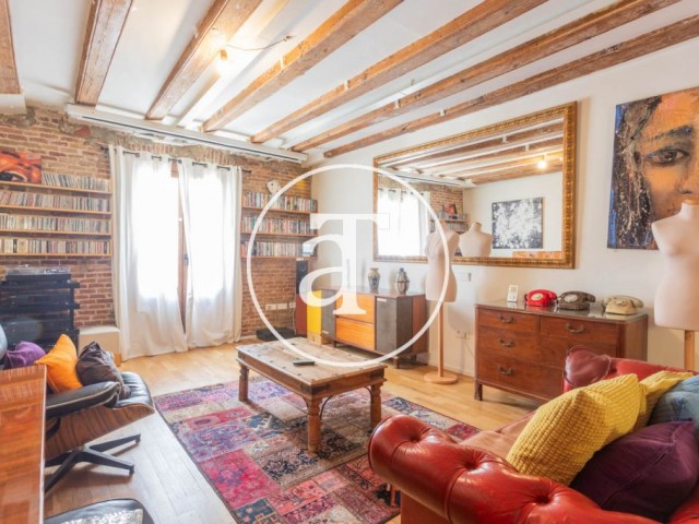 Monthly rental apartment with 2-bedroom close to La Rambla