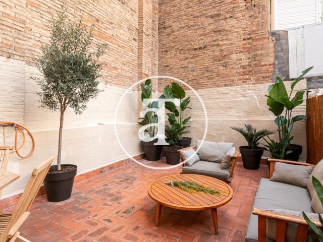 Piso de alquiler temporal de 2 habitaciones y terraza en Villa de Gracia