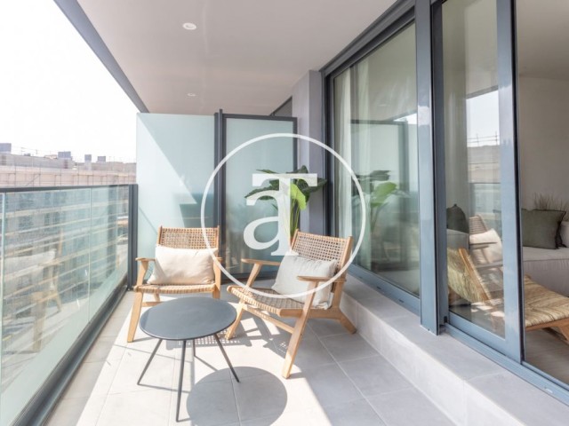 Monthly rental apartment with 3 bedrooms and terrace in Badalona.