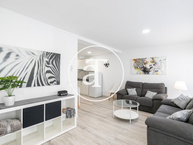 Monthly rental apartment with 2 bedrooms and 1 bathroom in Grácia