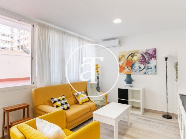 Piso de alquiler temporal de 2 habitaciones y 2 baños con terraza en Gràcia