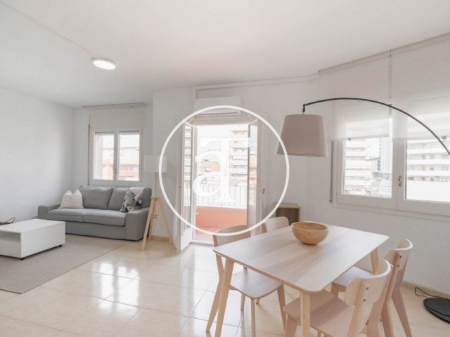 Appartement de 3 chambres à coucher et 2 salles de bain en location temporaire à Cornellà de Llobregat