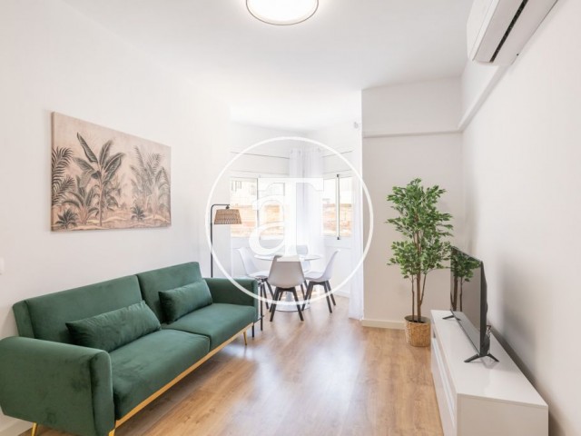 Monthly rental apartment with 3 bedrooms and 1 bathroom in the neighborhood of Gracia