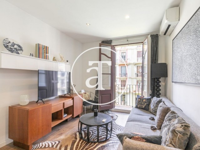 Monthly rental apartment with 2 bedroom, 2 bathrooms and balcony in Eixample