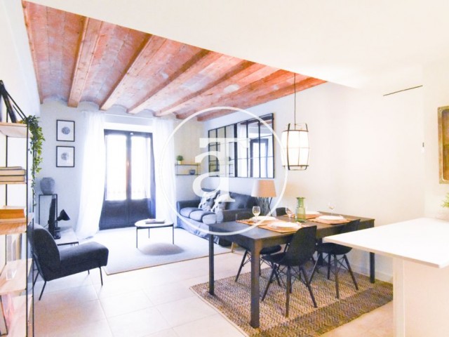 Monthly rental apartment with 2 bedrooms and 2 bathrooms in Ciutat Vella