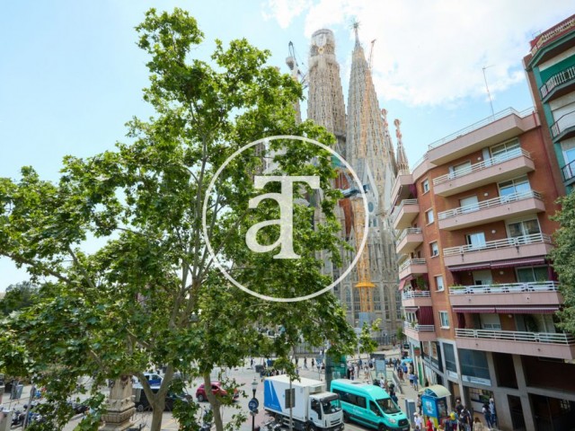 Monthly rental apartment with 1 bedroom and 1 bathroom with balcony and stunning views of the Sagrada Familia.